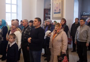Божественная литургия в храме во имя святых первоверховных апостолов Петра и Павла г.Красноармейска