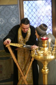 Митрополит Лонгин совершил Крещальную Литургию