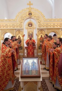 Божественная литургия на Архиерейском подворье — храме во имя святых равноапостольных Мефодия и Кирилла при СГУ в день памяти святых братьев