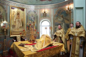 Божественная литургия в храме во имя Всех Святых, в земле Российской просиявших, г. Саратова
