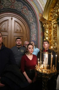 Митрополит Лонгин совершил Рождественское ночное богослужение