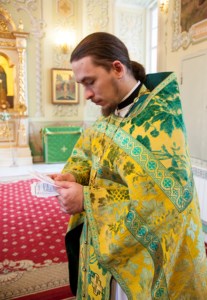Божественная литургия в храме в честь Покрова Пресвятой Богородицы г.Саратова
