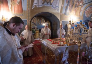Божественная литургия и крещение оглашенных в Свято-Троицком кафедральном соборе Саратова