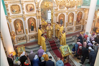 Божественная литургия в храме Всех святых, в земле Русской просиявших, г. Саратова
