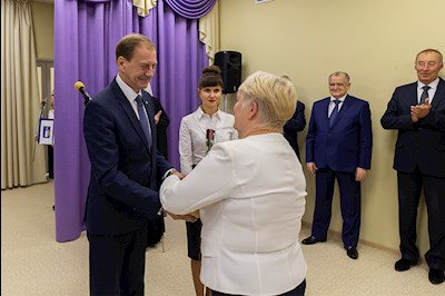 Митрополит Лонгин освятил новое здание детского сада в Татищево