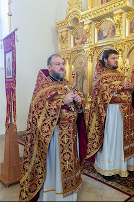 Божественная литургия в храме во имя святого благоверного князя Михаила Черниговского и боярина его Феодора на Увекском кладбище г. Саратова