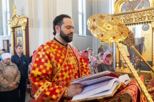Божественная литургия в храме великомученика Георгия Победоносца г. Саратова