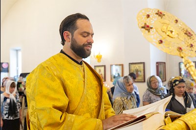Божественная литургия в храме во имя святителя Николая Японского г. Саратова