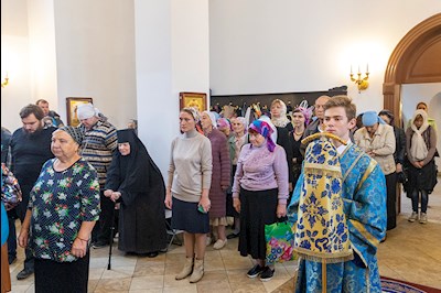 Божественная литургия в храма в честь иконы Божией Матери «Всех скорбящих Радость» г. Саратова