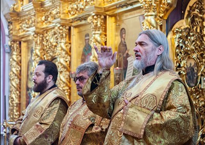 Божественная литургия в Свято-Троицком кафедральном соборе г. Саратова