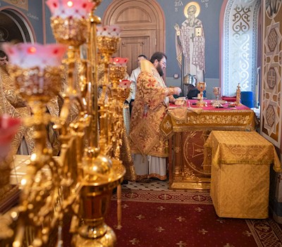 Митрополит Игнатий совершил Божественную литургию в Свято-Троицком кафедральном соборе г. Саратова