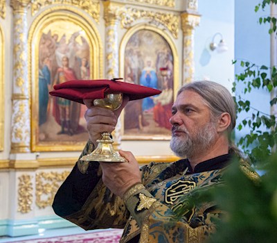 Божественная литургия в храме Сошествия Святого Духа г. Саратова