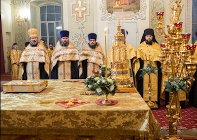 Митрополит Игнатий совершил Великую рождественскую вечерню