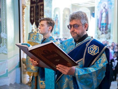 Митрополит Саратовский и Вольский Игнатий совершил вечерню в соединении с Литургией Иоанна Златоуста в Покровском соборе г. Саратова