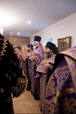Митрополит Игнатий совершил всенощное бдение в храме в честь иконы Божией Матери «Скоропослушница» г. Шиханы Вольского района