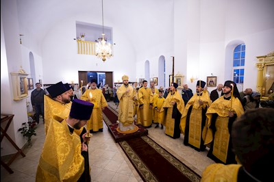 Митрополит Игнатий совершил всенощное бдение в храме апостола и евангелиста Иоанна Богослова г. Саратова