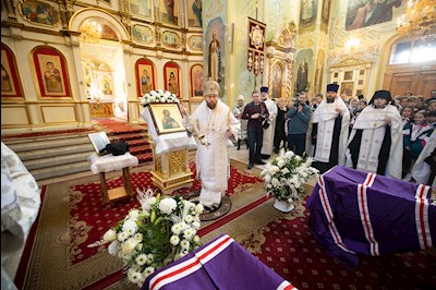 В Покровском соборе прошла торжественная встреча саратовских святителей