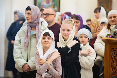 Митрополит Игнатий совершил Божественную литургию в храме преподобного Сергия Радонежского г. Саратова