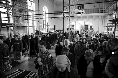 Митрополит Игнатий совершил великое повечерие с чтением Великого покаянного канона преподобного Андрея Критского в Свято-Никольском мужском монастыре г. Саратова