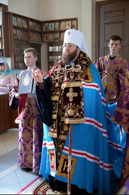 Митрополит Игнатий совершил всенощное бдение с чином воздвижения Креста в кафедральном соборе Живоначальной Троицы г. Вольска