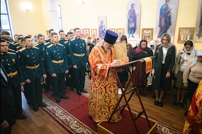 Митрополит Игнатий совершил Божественную литургию в храме святых мучениц Веры, Надежды, Любови и матери их Софии поселка Светлый