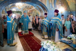 Литургия в Свято-Троицком кафедральном соборе Саратова