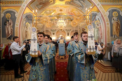 Митрополит Игнатий совершил Великую вечерню в соединении с Литургией святителя Иоанна Златоуста в Свято-Троицком кафедральном соборе г. Саратова