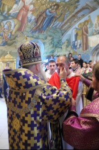 Крещальная литургия в Свято-Троицком соборе Саратова
