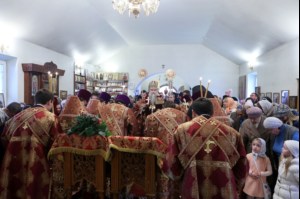 Божественная литургия в храме во имя священномученика Космы Саратовского