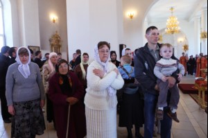 Божественная литургия в Свято-Троицком кафедральном соборе Вольска