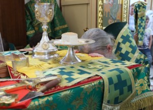 Божественная литургия в храме во имя святителя Луки (Войно-Ясенецкого) города Саратова