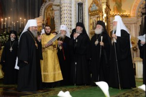 Митрополит Лонгин принял участие в Патриаршем богослужении в день празднования 70-летнего юбилея Его Святейшества