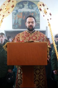 Божественная литургия в храме в честь Воздвижения Честнаго и Животворящего Креста Господня на территории Вольского военного института материального обеспечения