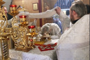 Божественная литургия и панихида в храме во имя святителя и чудотворца Николая на Елшанском кладбище г. Саратова