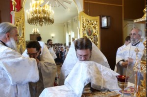 Божественная литургия и панихида на Архиерейском подворье – храме во имя преподобного Серафима Саровского г.Саратова