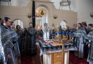 Литургия Преждеосвященных Даров, малое повечерие, утреня и первый час на Архиерейском подворье — храме во имя святых равноапостольных Кирилла и Мефодия при СГУ