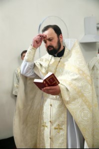 Божественная литургия в храме в честь Покрова Пресвятой Богородицы р.п. Новые Бурасы