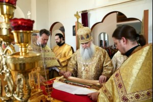 Божественная литургия в храме святых первоверховных апостолов Петра и Павла г. Красноармейска