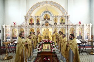 Божественная литургия в храме во имя святых первоверховных апостолов Петра и Павла г.Аткарска