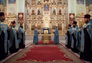 Всенощное бдение в храме в честь Покрова Пресвятой Богородицы г.Саратова