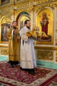 Божественная литургия в храме Сошествия Святого Духа г. Саратова