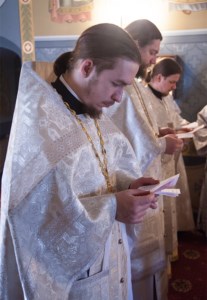 Божественная литургия и крещение оглашенных в Свято-Троицком кафедральном соборе Саратова