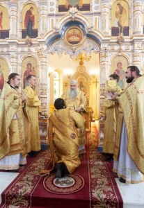 Божественная литургия в храме во имя святых первоверховных апостолов Петра и Павла г. Аткарска