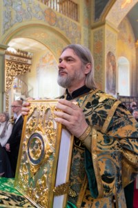 Божественная литургия в храме в честь Покрова Пресвятой Богородицы г. Саратова