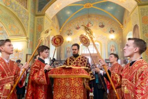 Состоялось соборное служение архиереев и духовенства Саратовской митрополии