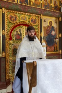Божественная литургия на Архиерейском подворье — в храме в честь иконы Божией Матери «Утоли моя печали» г. Саратова