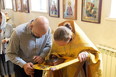 Епископ Манхэттенский Николай совершил Божественную литургию в храме святителя Николая Японского г. Саратова