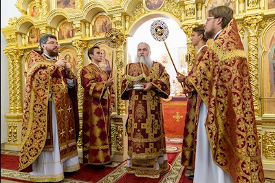 Божественная литургия в храме во имя пророка Божия Илии на Ильинской площади г. Саратова
