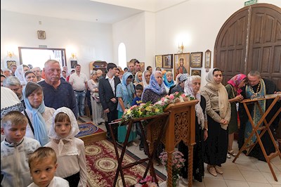 Божественная литургия в храме в честь Владимирской иконы Божией Матери с. Багаевка