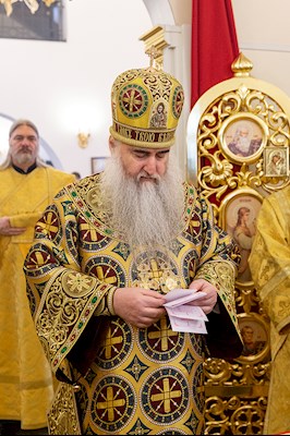 Божественная литургия в храме в честь святителя Иоанна Златоуста в п. Зональный г. Саратова